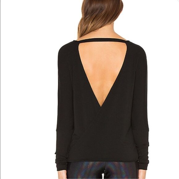 Onzie Drapey V Back Tee in Black Size Large B18 - Picture 4 of 6